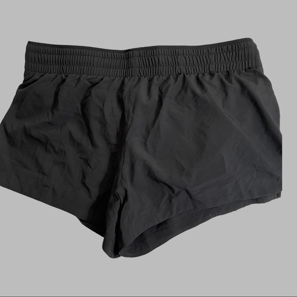 FABLETICS Hali run shorts 3.5” with liner Large